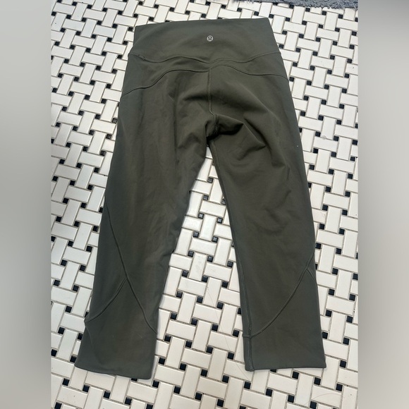Lululemon Athletica Dark Green Women's Capris - Picture 1 of 6